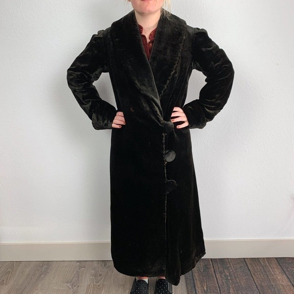 Marshall Field Company Chicago 1920s Black Long Velvet Coat Overcoat S/M
